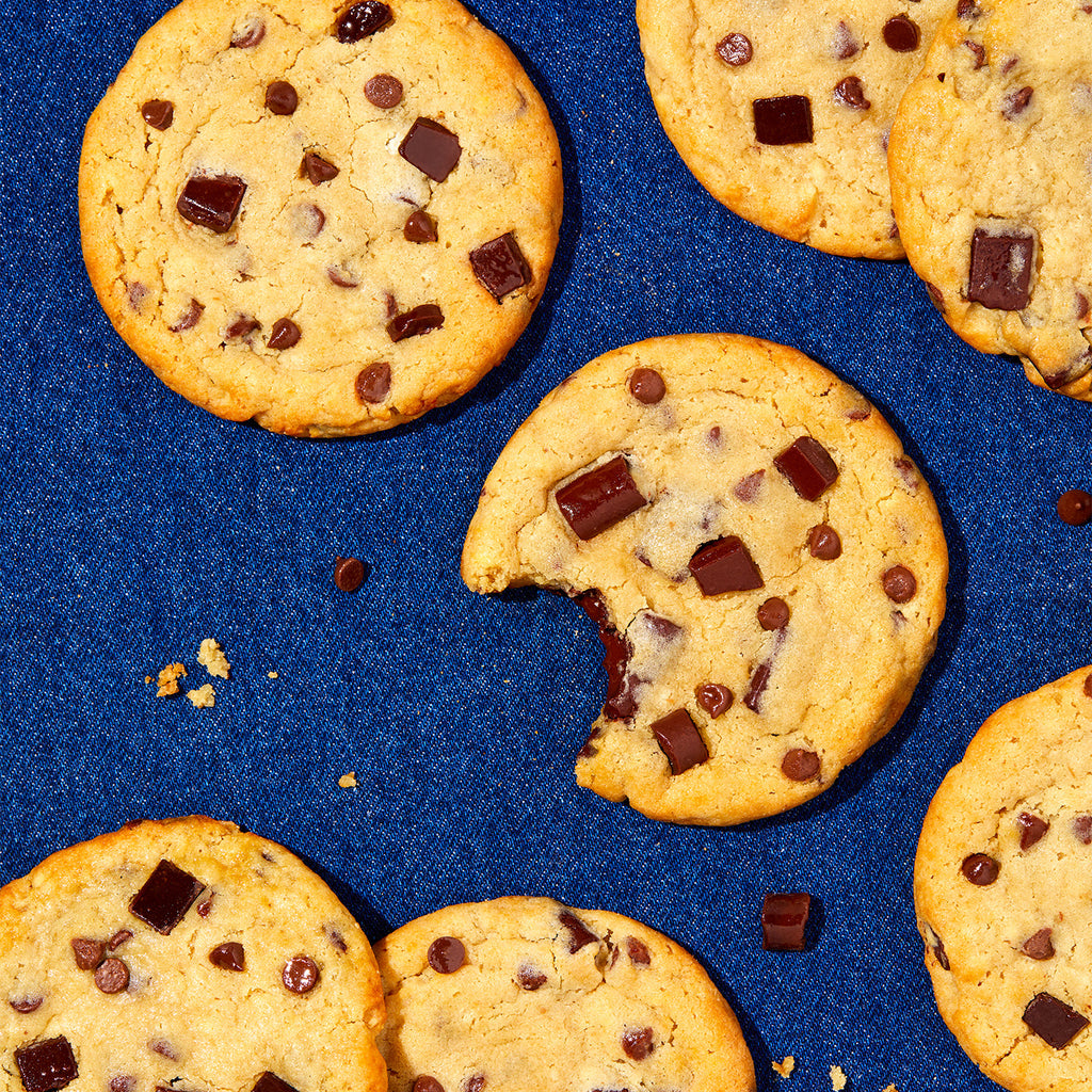 Chocolate Chip 'N Chunk Cookie Tin - 12 Count